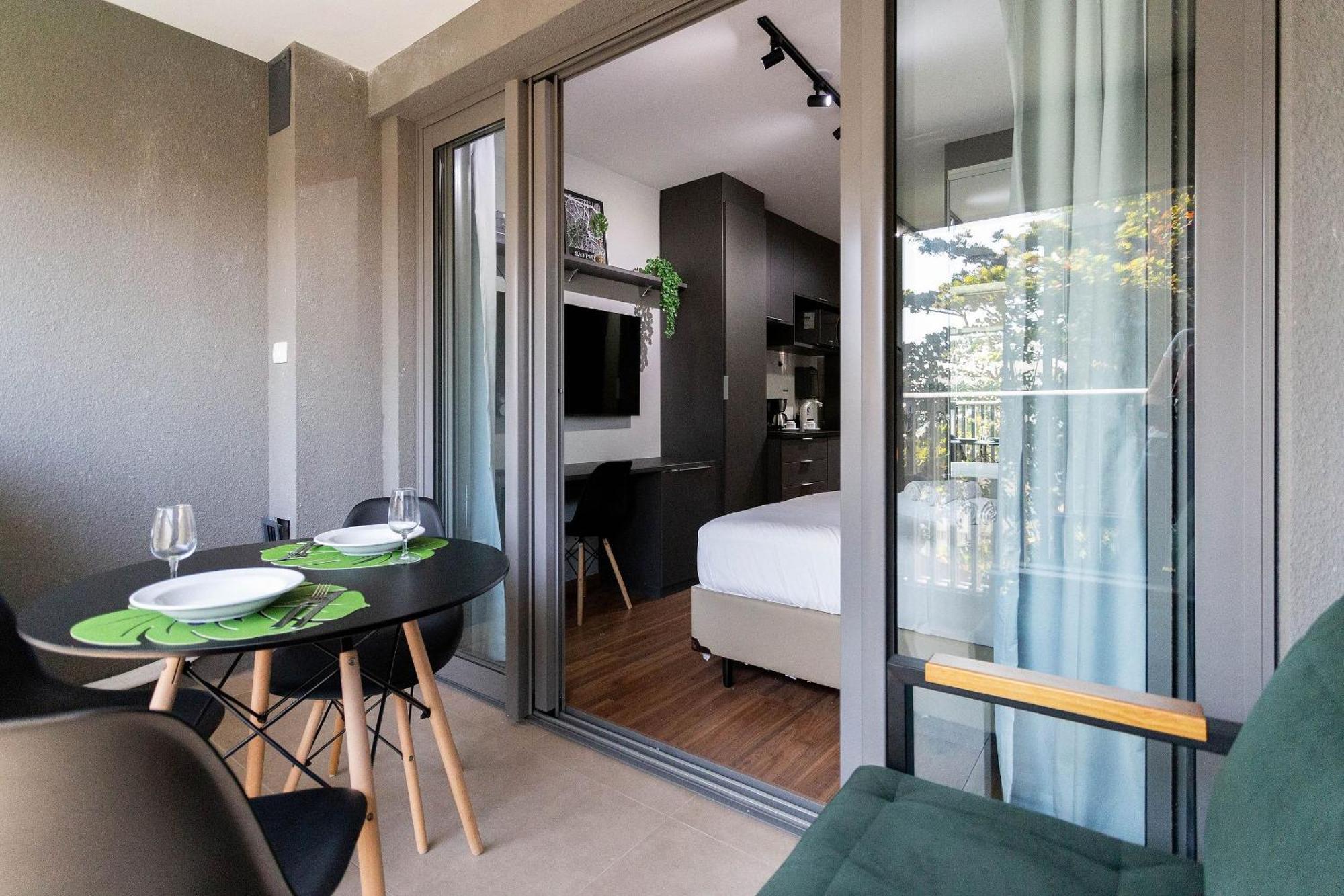 Hub Vila Madalena - Studios Por Temporada Сан-Пауло Экстерьер фото